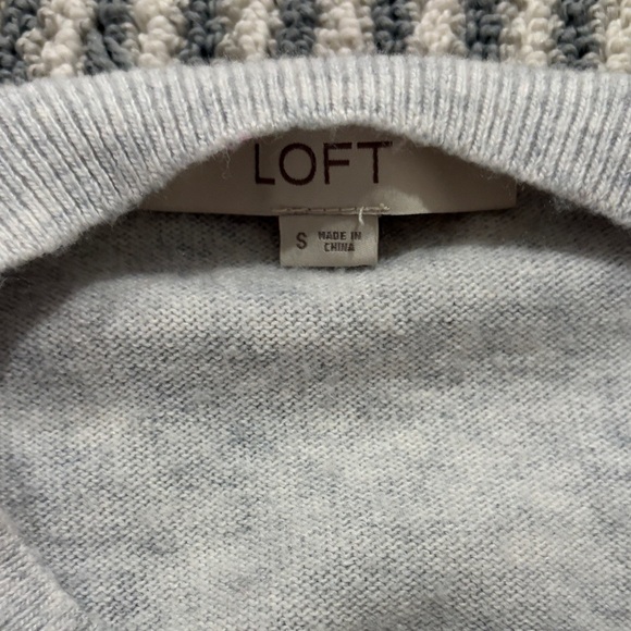 LOFT Light Gray Sweater with Beagle in Red Hat - Picture 2 of 2